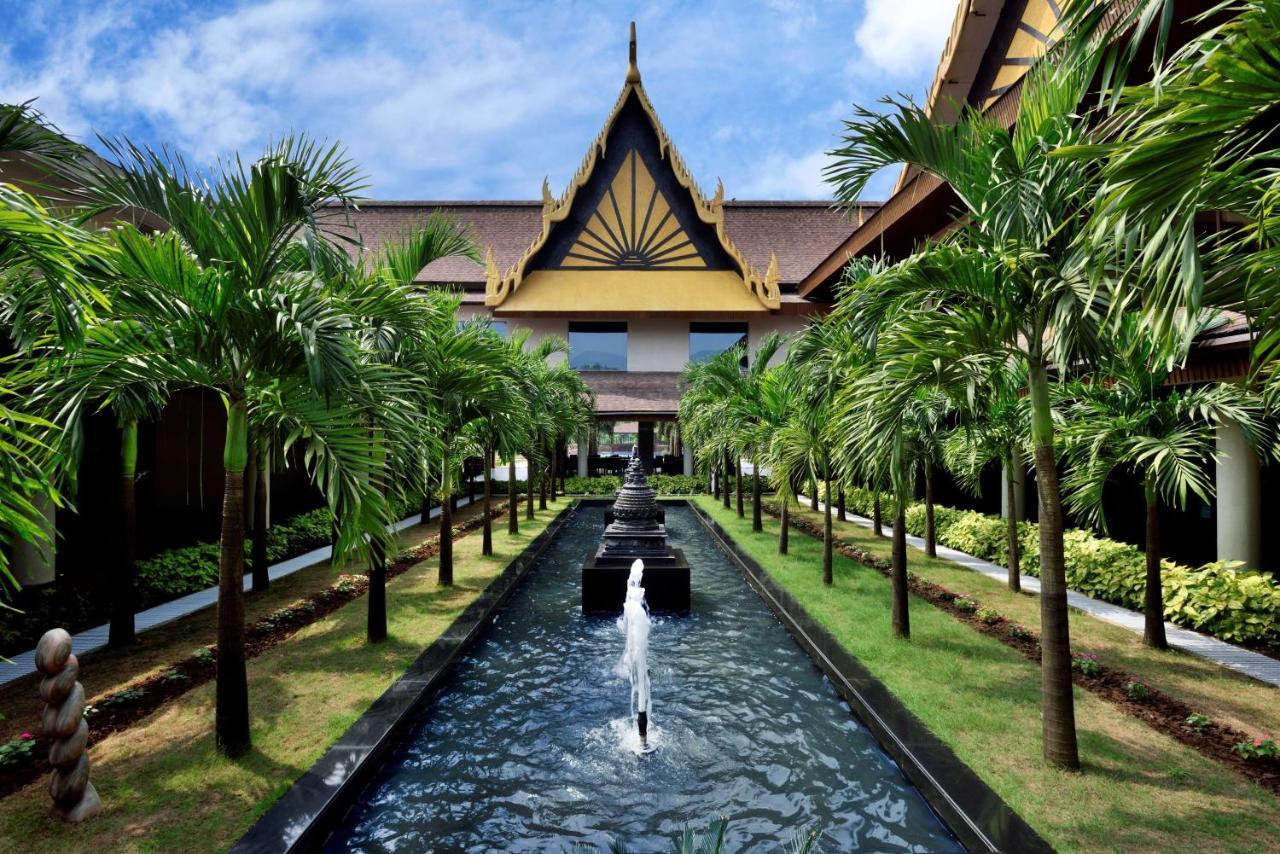 Radisson Blu Plaza Resort & Convention Centre Karjat Exteriér fotografie The Royal Thai Spa