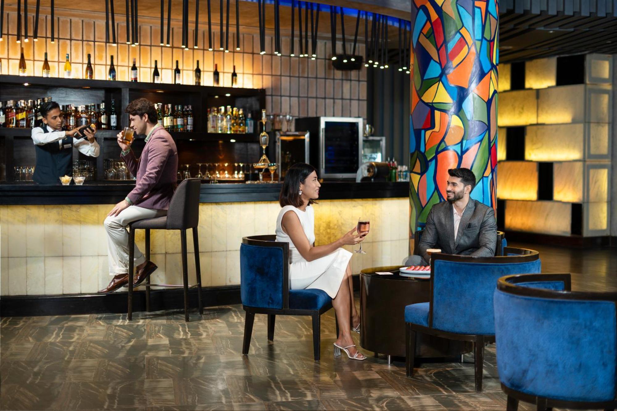 Radisson Blu Plaza Resort & Convention Centre Karjat Exteriér fotografie The Bar