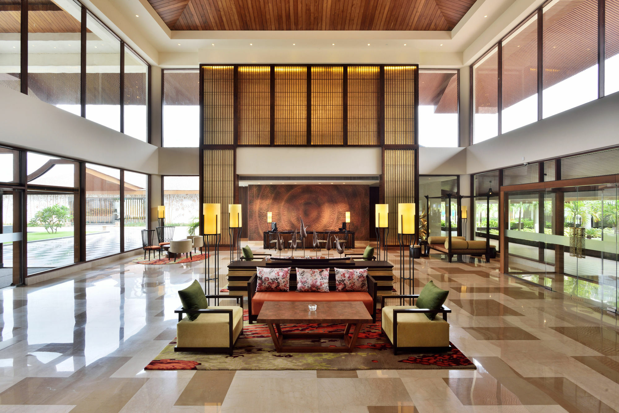 Radisson Blu Plaza Resort & Convention Centre Karjat Exteriér fotografie Lobby